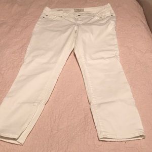 Lucky Brand white skinny Capri pants